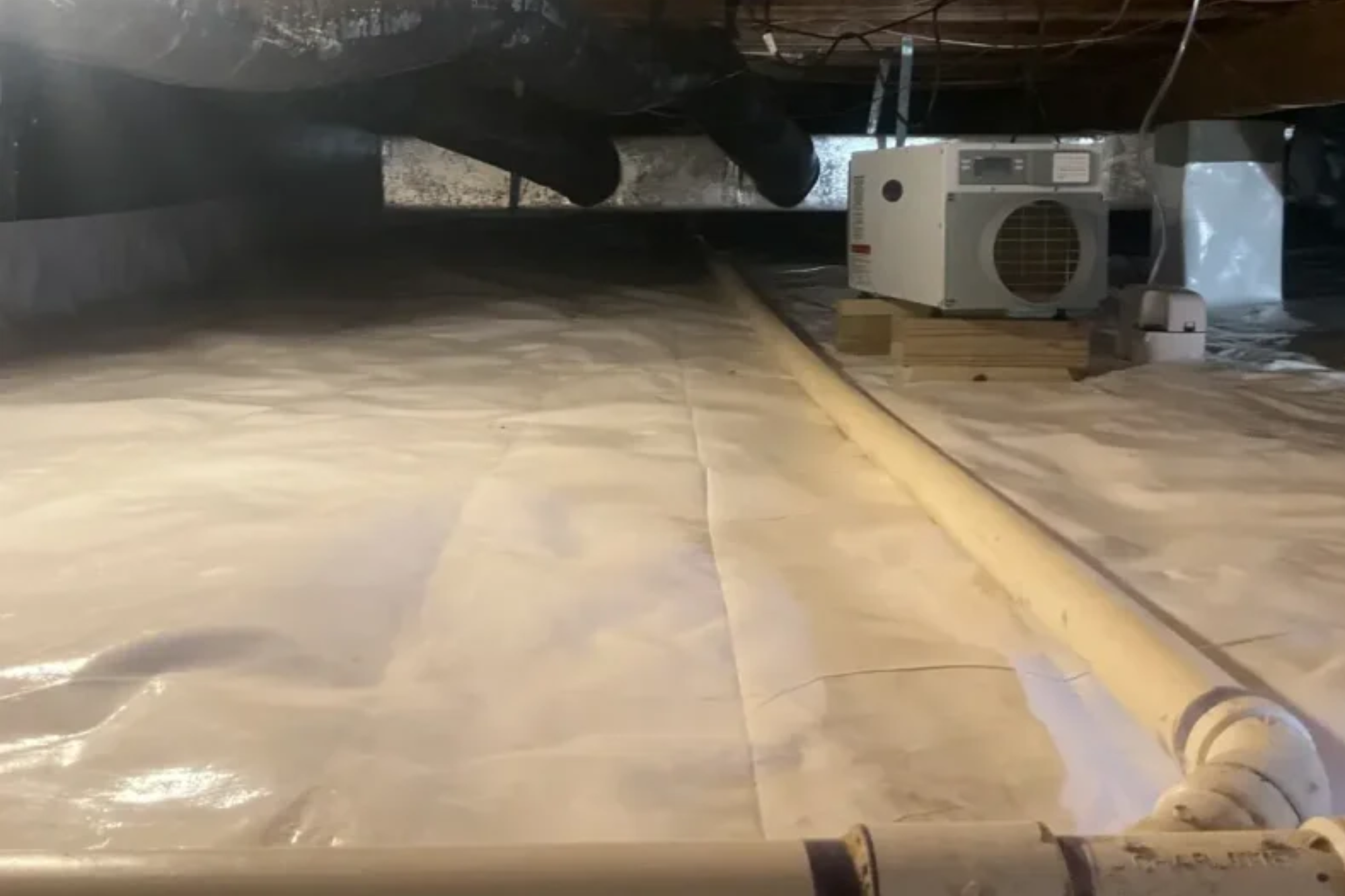 How Crawl Space Encapsulation Prevents Mold and Improves Air
